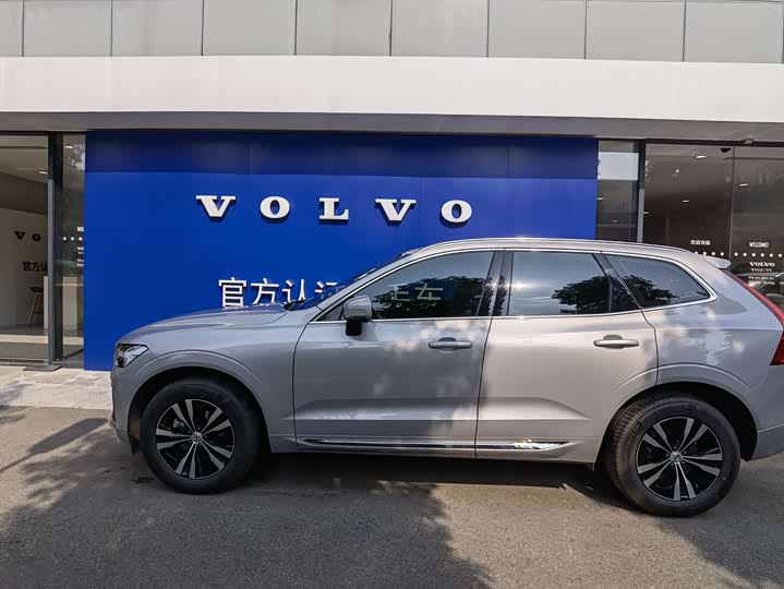 Volvo XC60 2024 B 5 4 WD — фото 4
