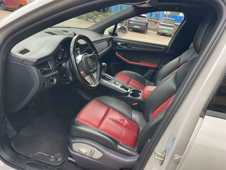 Porsche Macan 2021 Macan 2.0 T — фото 8