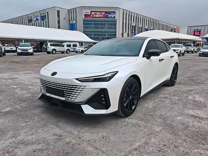 Changan UNI-V 2024 1.5 T — фото 3