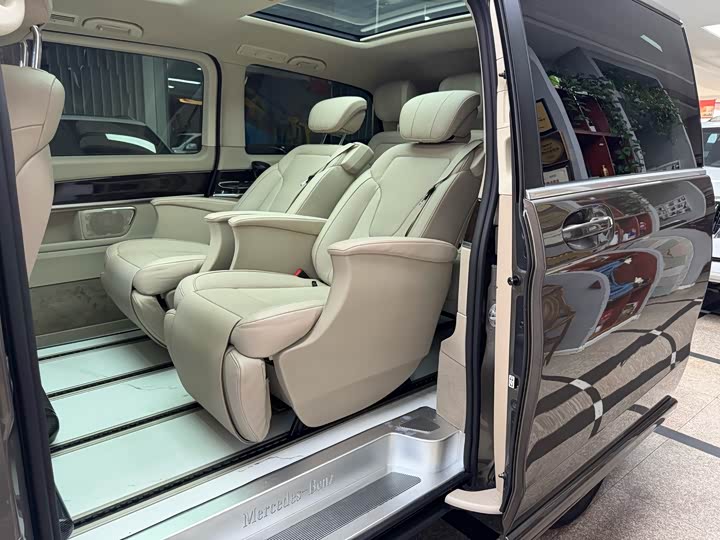 Mercedes-Benz V-Class 2017 V 260 — фото 20