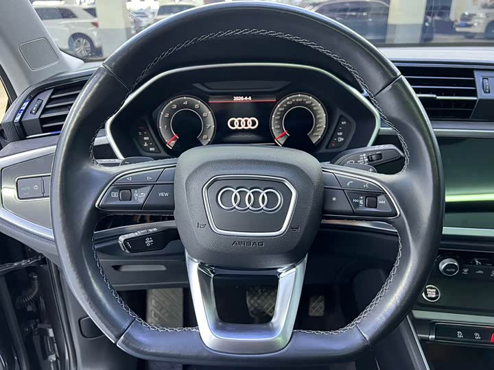 Audi Q3 2023 35 TFSI (1.4 T) — фото 6
