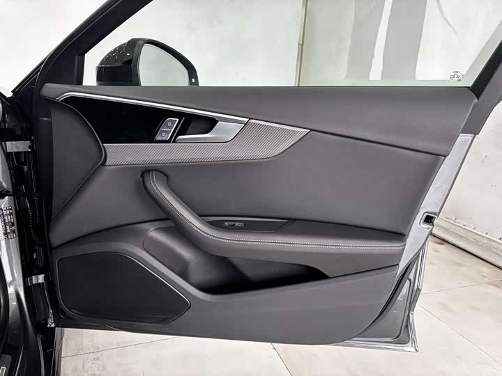 Audi A4L 2024 40 TFSI quattro RS — фото 28
