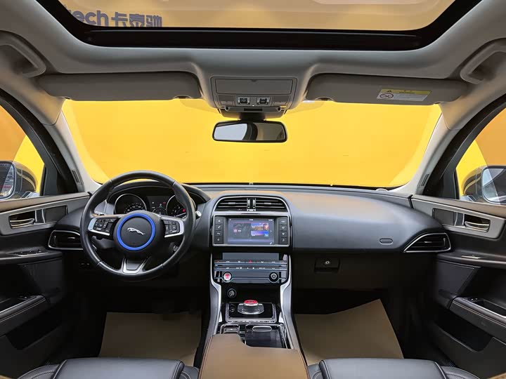 Jaguar XEL 2018 2.0 T 200 PS — фото 8