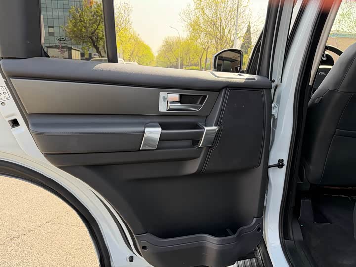 Land Rover Discovery — фото 12
