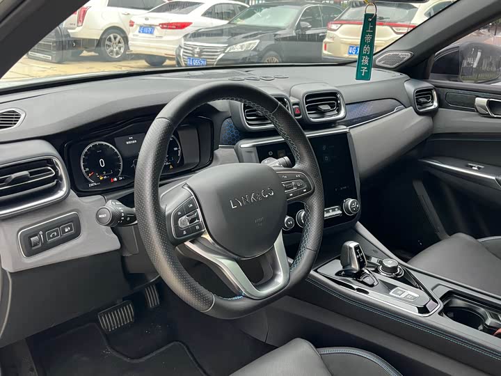 Lynk & Co 03 2021 1.5 T PHEV Pro — фото 19
