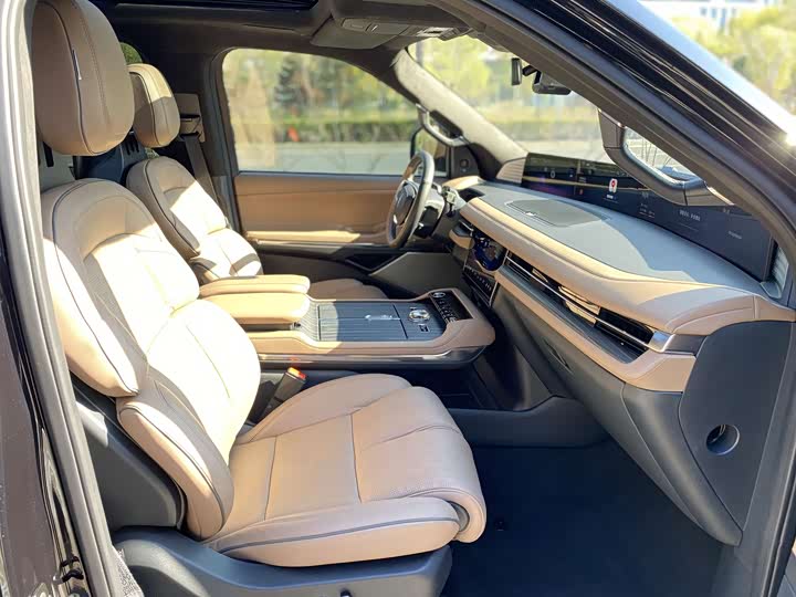 Lincoln Navigator — фото 10