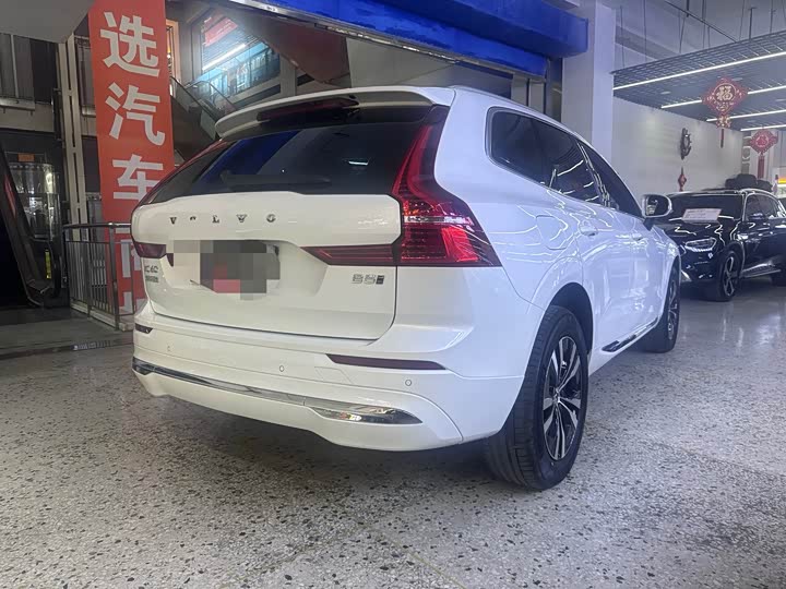 Volvo XC60 2023 B 5 4 WD — фото 10