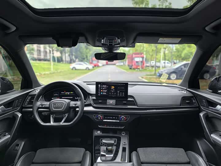 Audi Q5L Sportback 2022 40 TFSI Luxury — фото 9