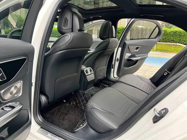 Mercedes-Benz C-Class 2024 C 260 L — фото 9