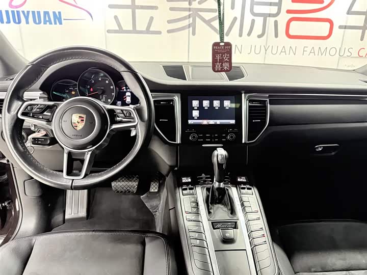 Porsche Macan 2017 Macan 2.0 T — фото 12