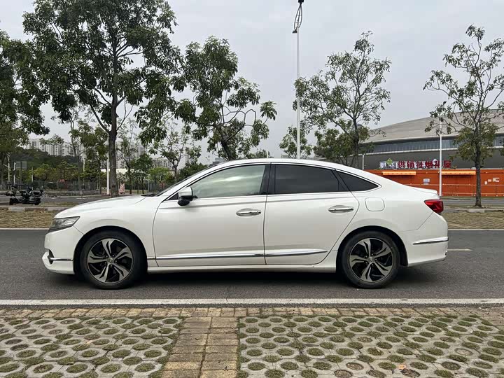 Honda Spirior — фото 16