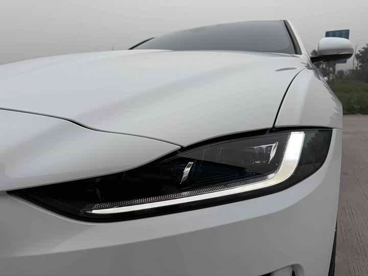 Jaguar XEL 2024 2.0 T 250 PS R-DYNAMIC S — фото 32