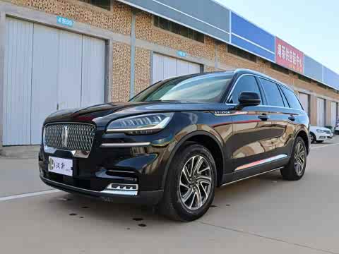 Lincoln Aviator — фото 15
