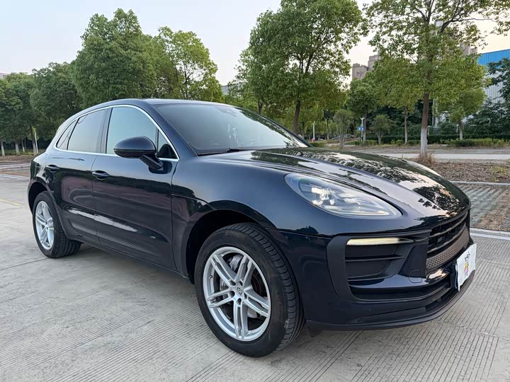 Porsche Macan 2023 Macan 2.0 T — фото 3