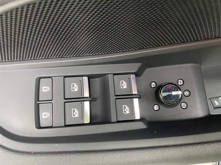 Audi Q6 2023 45 TFSI quattro — фото 20