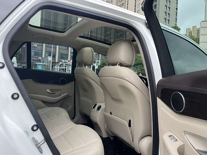 Mercedes-Benz GLC 2017 GLC 260 4 MATIC Luxury — фото 18