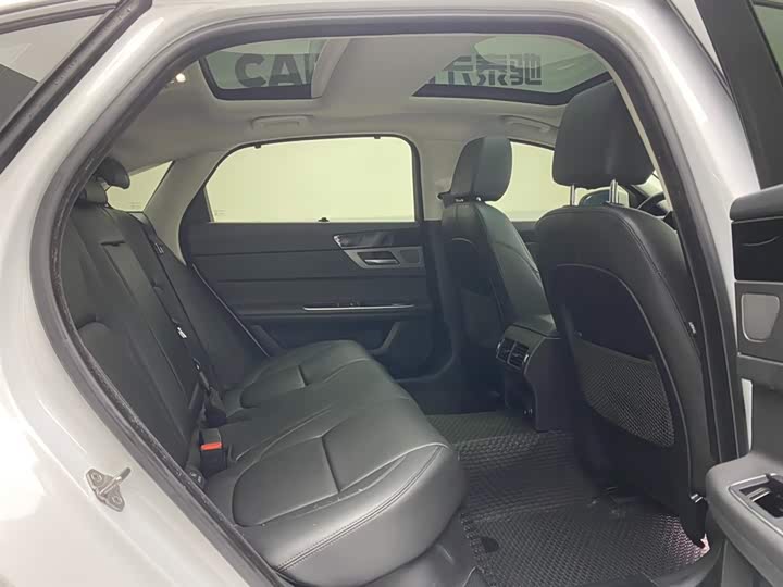 Jaguar XFL 2020 XFL 2.0 T P 200 2 WD — фото 19