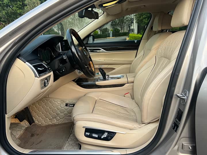 BMW 7 Series 730Li люкс — фото 9