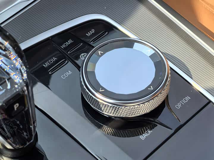 BMW X5 2020 x Drive 40i M — фото 17