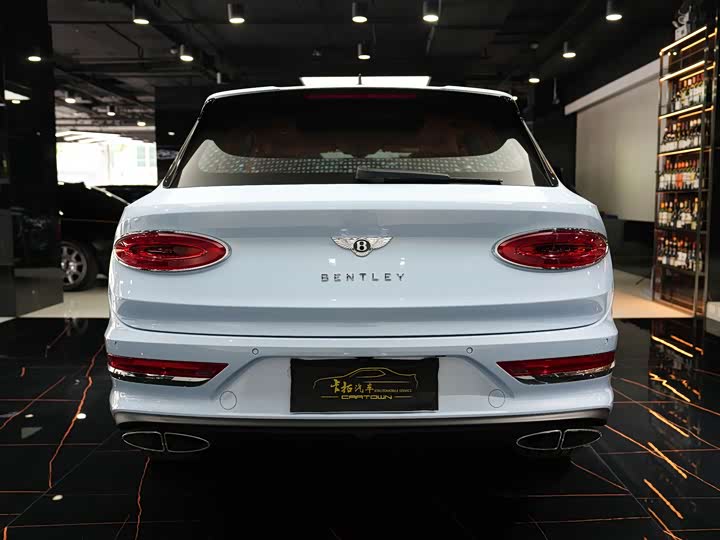 Bentley Bentayga — фото 13
