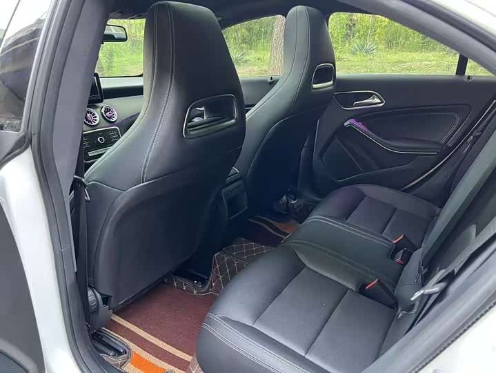 Mercedes-Benz CLA 2018 CLA 200 — фото 8
