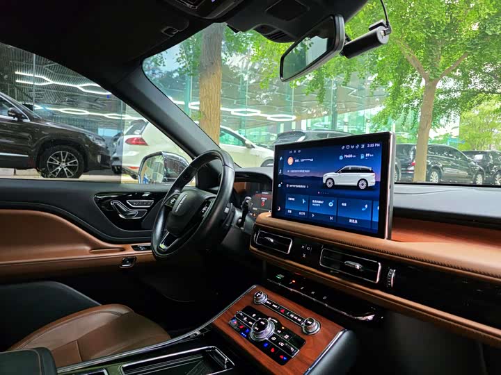 Lincoln Aviator — фото 19