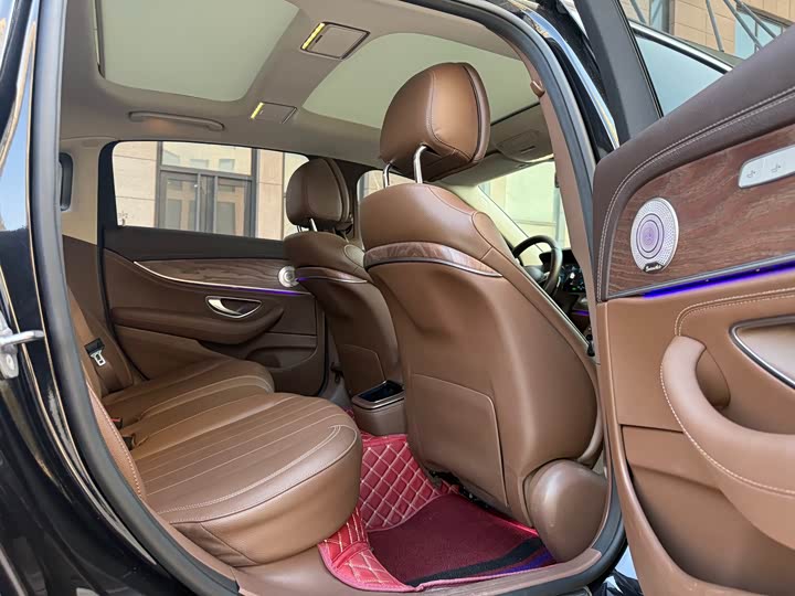 Mercedes-Benz E-Class 2022 E 350 e L — фото 21