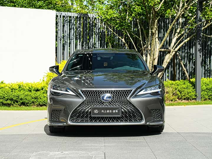 Lexus LS 2021 500h — фото 2