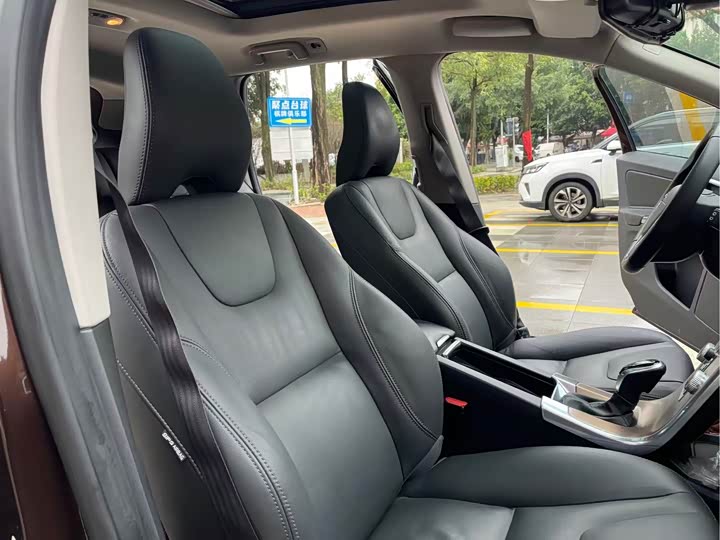 Volvo XC60 2017 T 5 — фото 30