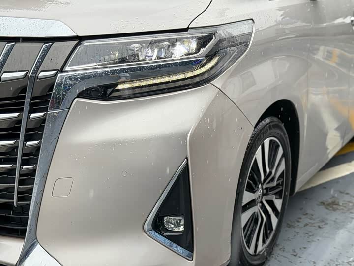 Toyota Alphard — фото 16