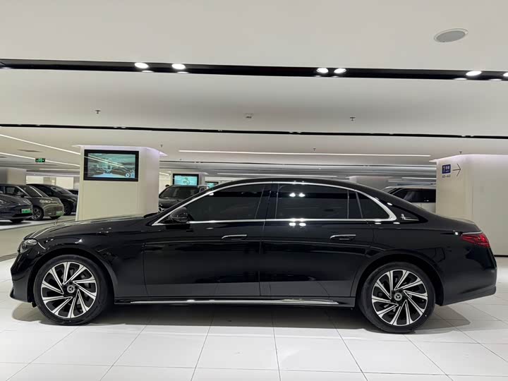 Mercedes-Benz E-Class 2024 E 300 L Luxury — фото 12
