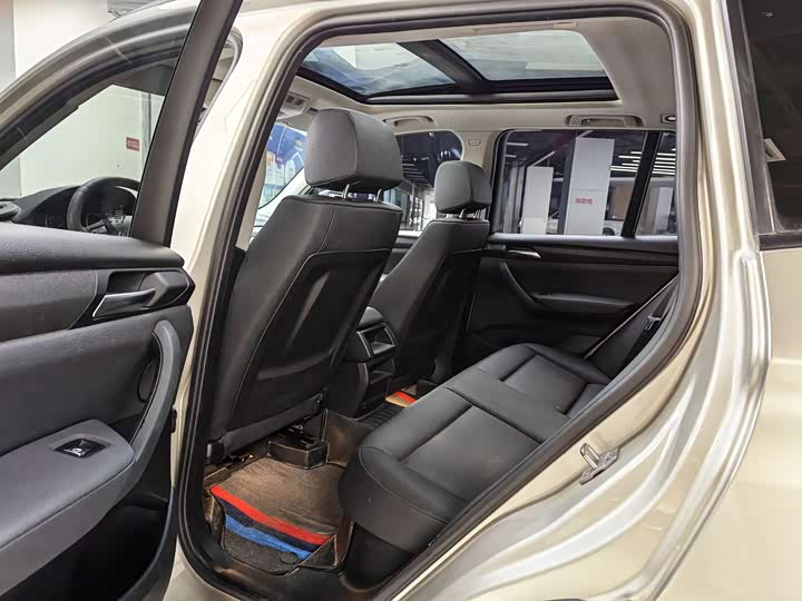 BMW X3 2016 s Drive 20i — фото 9