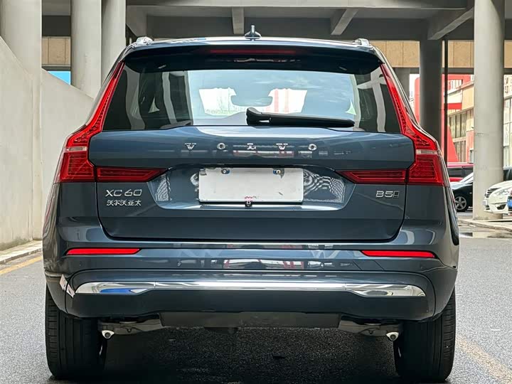 Volvo XC60 2025 B 5 4 WD — фото 4