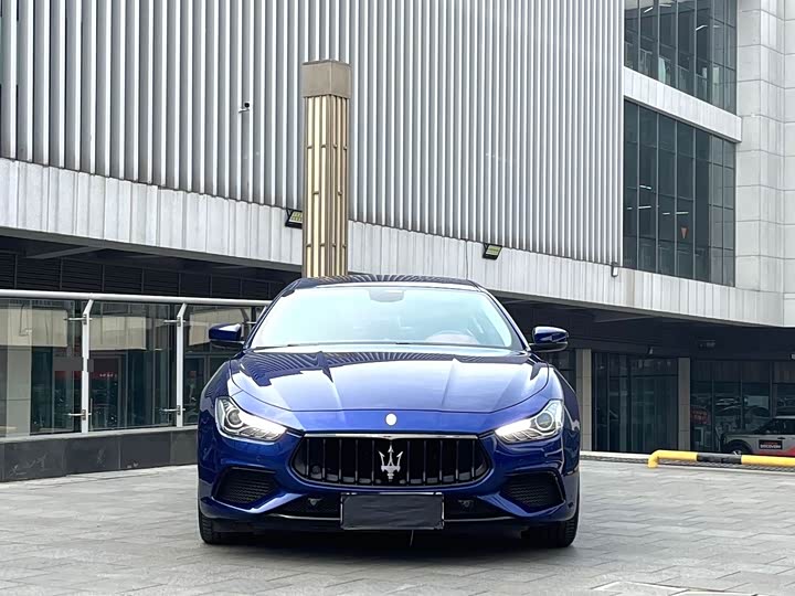 Maserati Ghibli 2021 3.0 T Gran Sport — фото 2