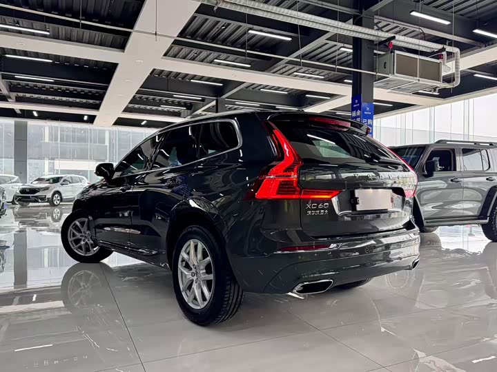 Volvo XC60 2021 T 5 4 WD — фото 7