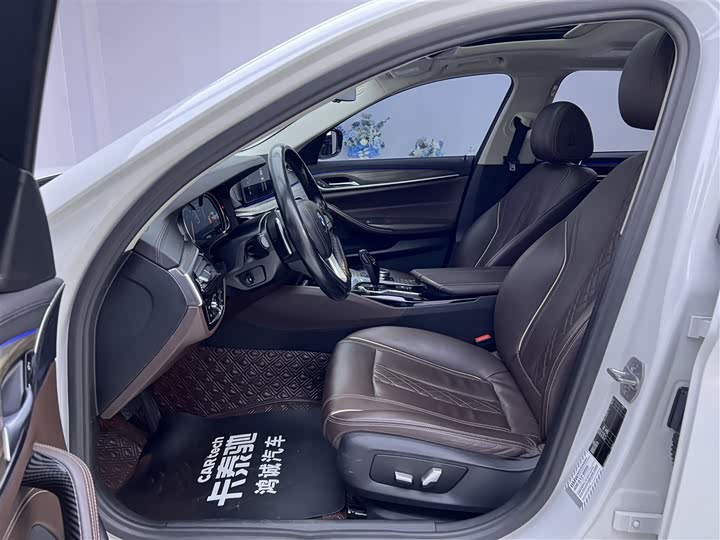 BMW 5-Series 2018 530 Li Leading — фото 18