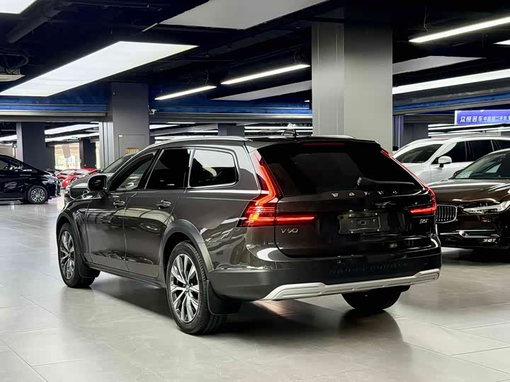 Volvo V90 2024 Cross Country B 5 AWD — фото 16