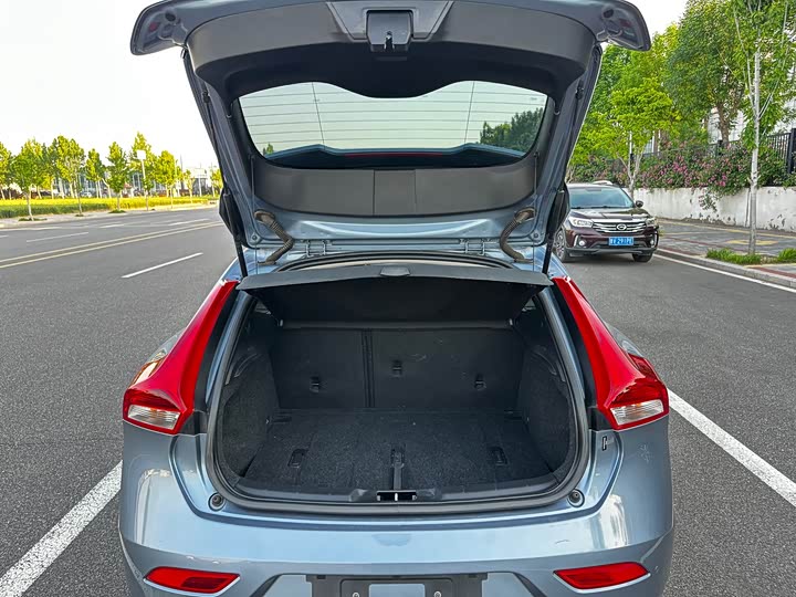 Volvo V 40 2019 T 3 — фото 20