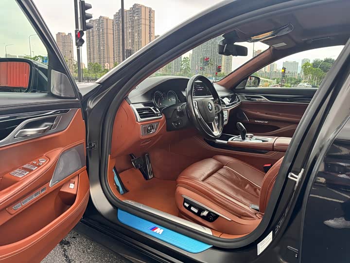 BMW 7-Series 2018 740 Li x Drive M — фото 5