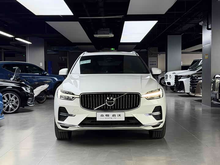 Volvo XC60 2024 B 5 4 WD — фото 2