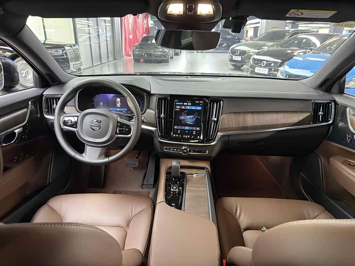 Volvo V90 2024 Cross Country B 5 AWD — фото 7