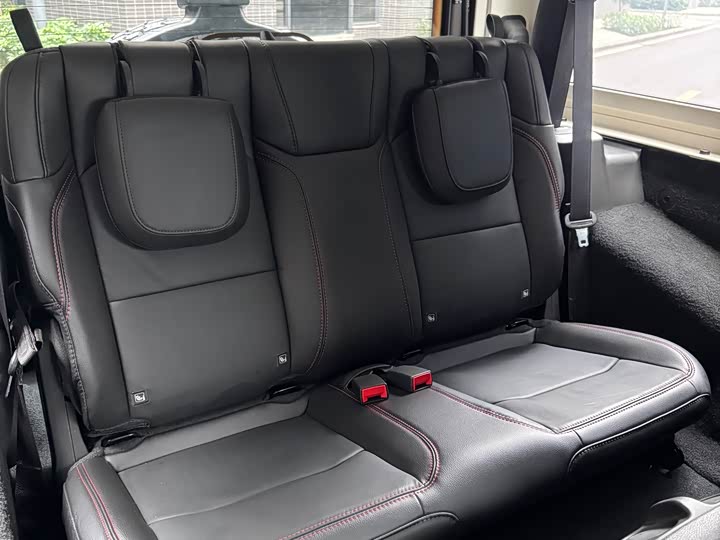 Jeep Wrangler — фото 13