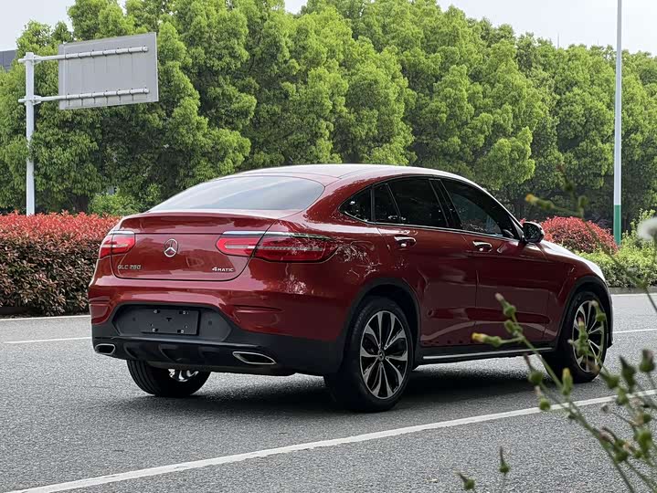 Mercedes-Benz GLC 2019 GLC 260 4 MATIC SUV — фото 18