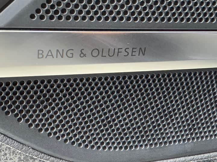 Audi A8 2024 A 8 L 55 TFSI quattro Flagship — фото 17