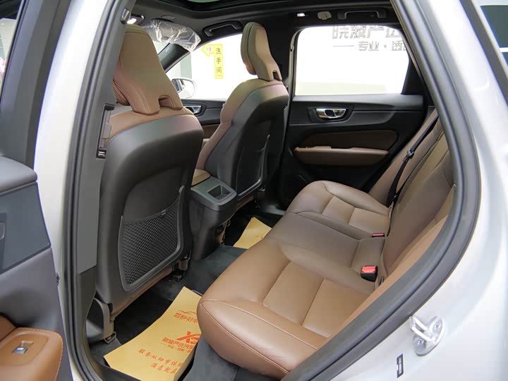 Volvo XC 60 2024 B 5 4 WD — фото 11
