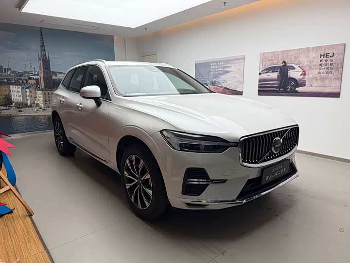 Volvo XC60 2024 B 5 4 WD — фото 2