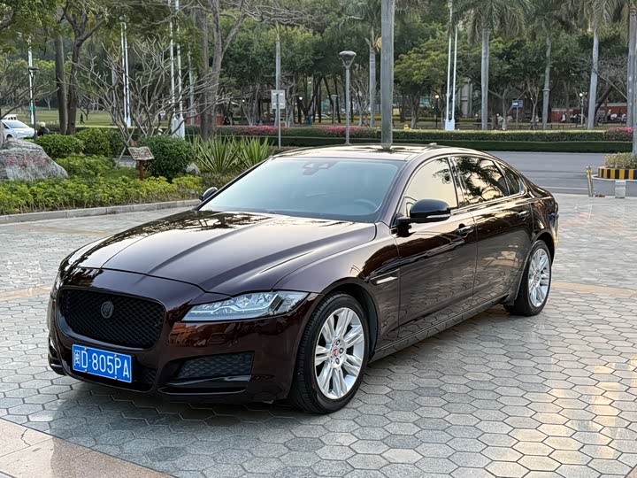 Jaguar XFL 2018 XFL 2.0 T 250 PS — фото 1