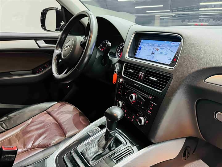 Audi Q5 2016 40 TFSI — фото 27
