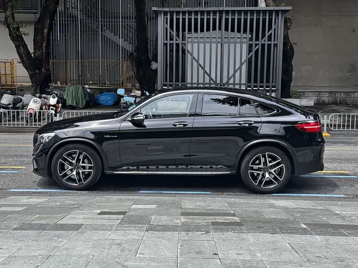 Mercedes-Benz GLC 2018 AMG GLC 63 4 MATIC+ SUV — фото 3