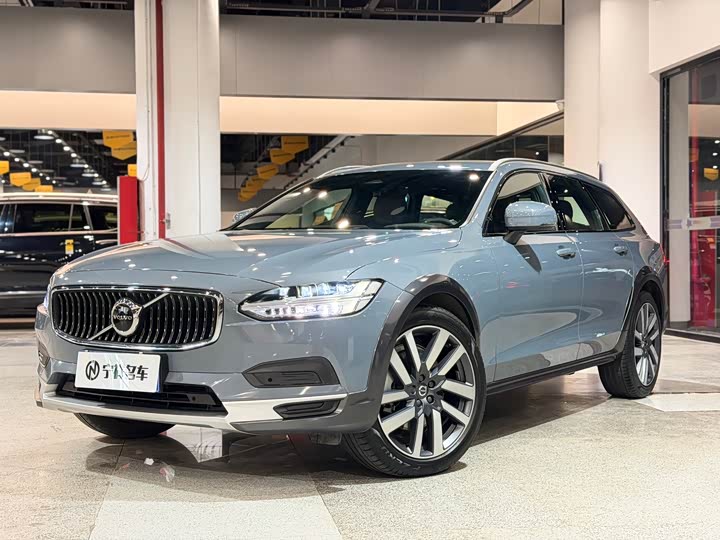 Volvo V90 2022 Cross Country B 5 AWD — фото 1